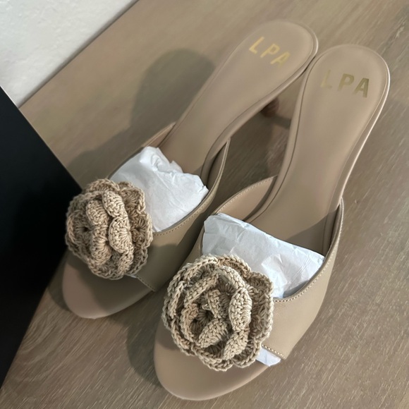 LPA /REVOLVE Elba Sandal in Light Brown
8.5 - Picture 8 of 12